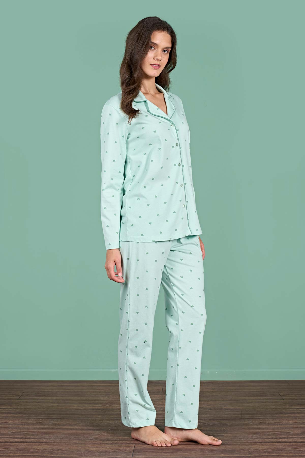 Pınarca kadın pijama takımı gömlek yaka kalp desenli pamuklu - yan görünüm