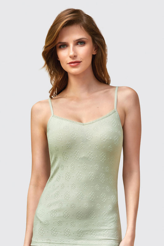 Berrak Kadın İp Askılı Atlet Jakarlı Pamuklu Dantel Detaylı