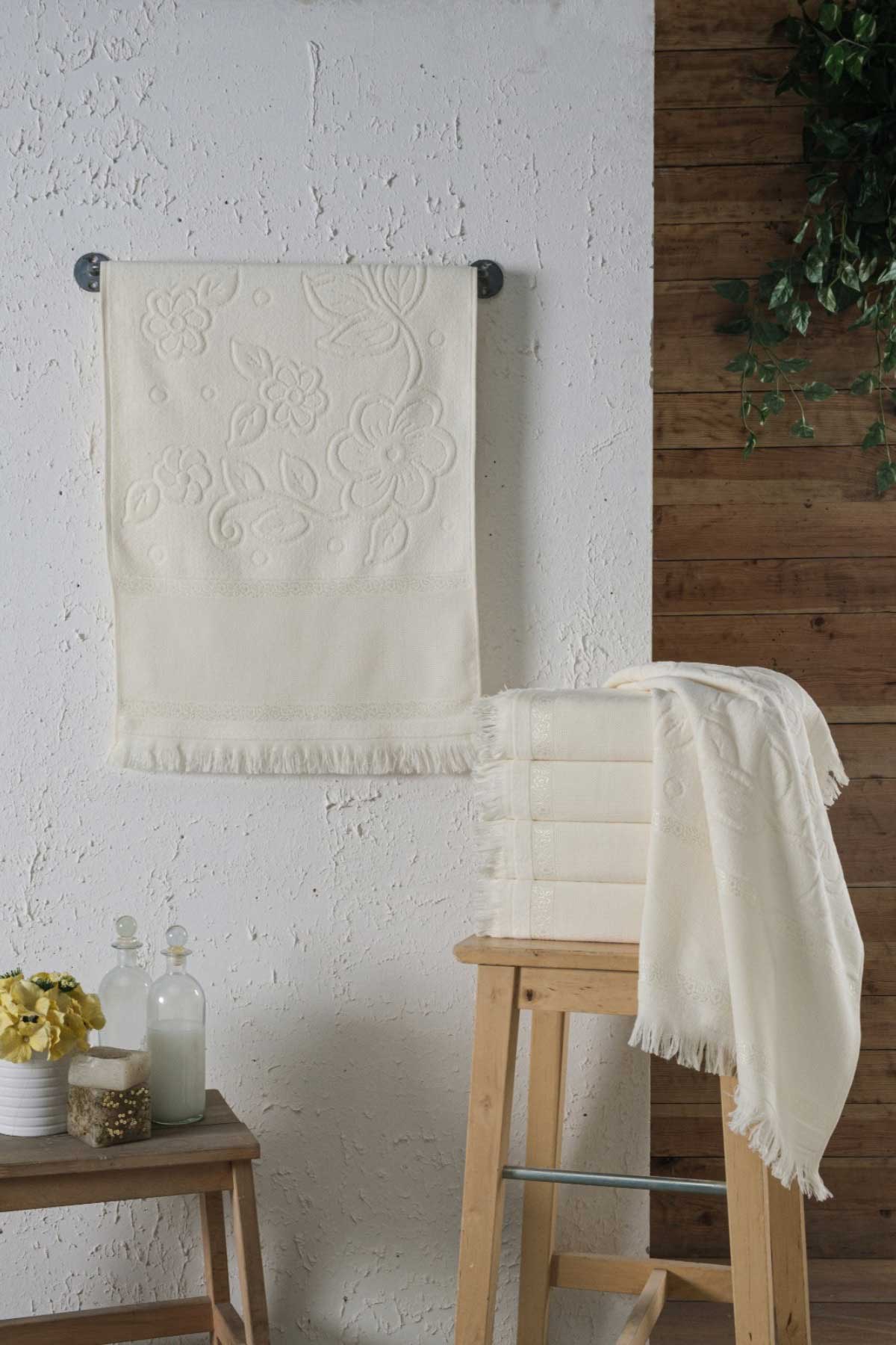Fiesta Kardelen El Yüz Havlusu Kadife Jakarlı Etamin Saçaklı 50x90 cm