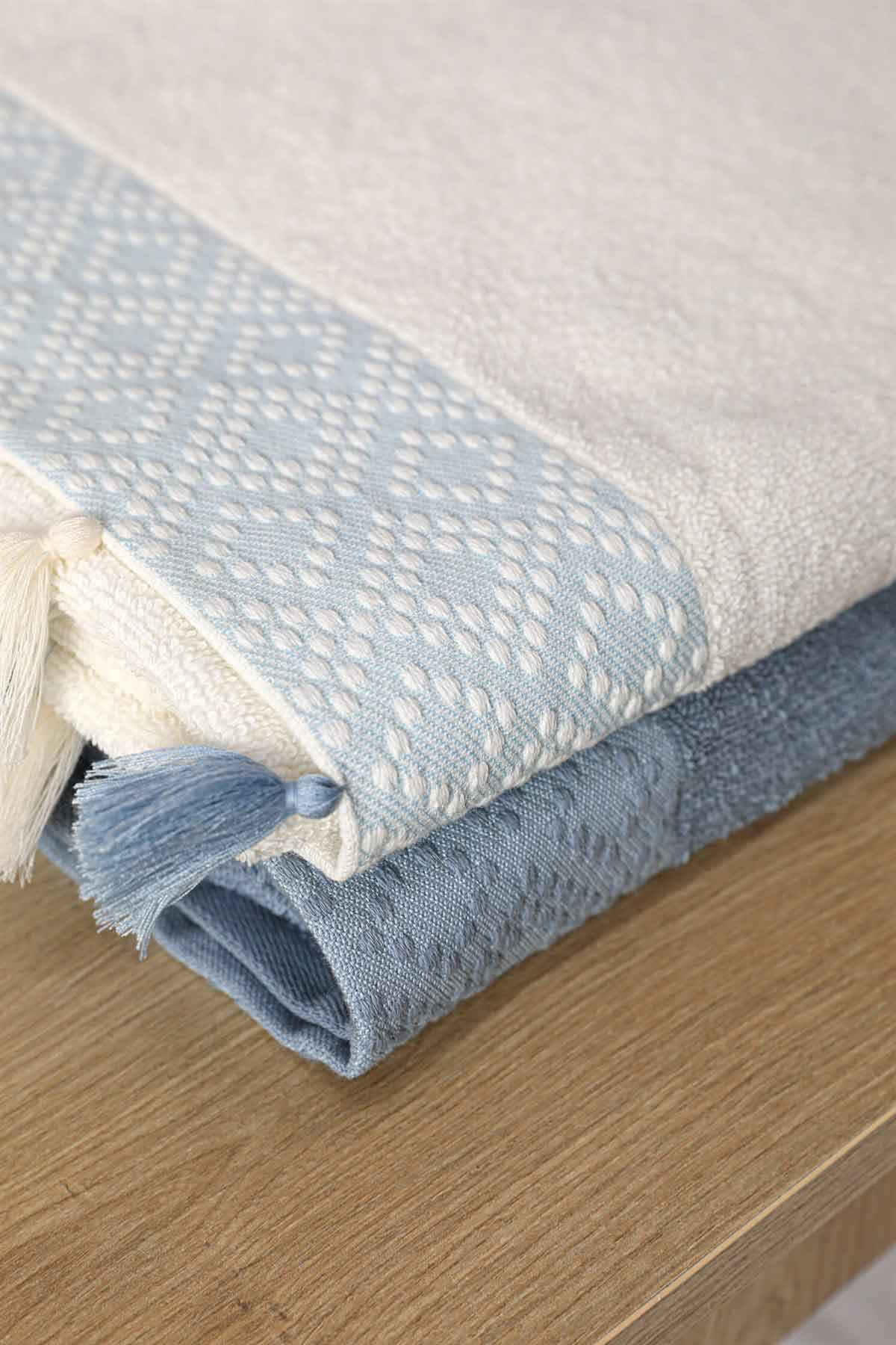 Nurpak SafirJakarlı 8 Parça Aile Bornoz Seti