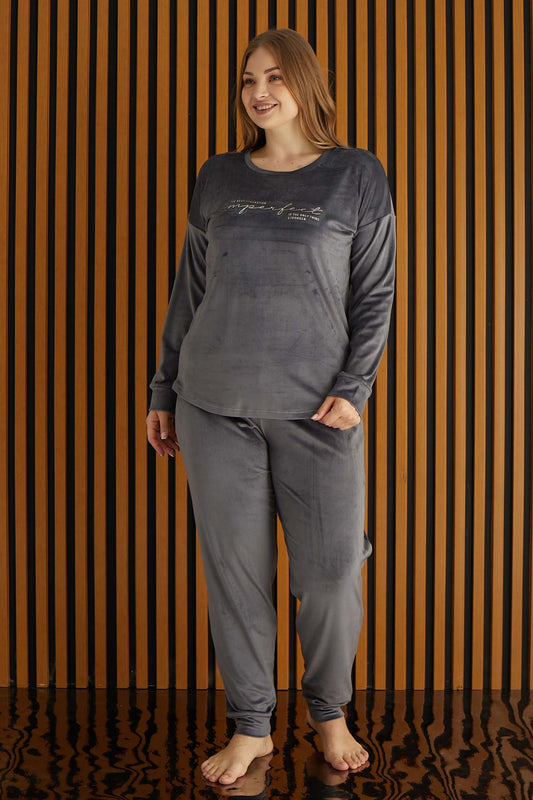 Pijamoni Kadın Büyük Beden Pijama Takımı Uzun Kollu Kadife Paça Manşetli Önü Yazılı