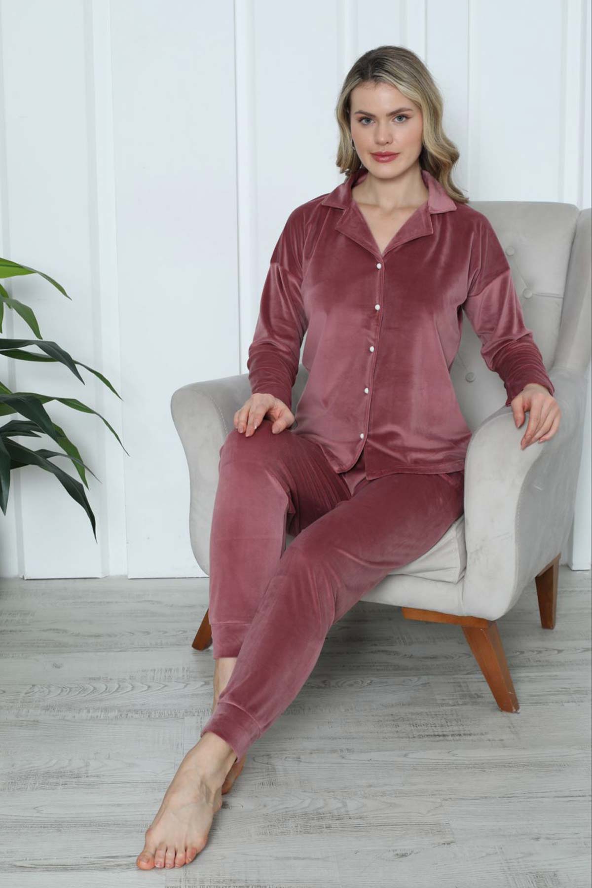 Pijamoni Kadın Pijama Takımı Uzun Kollu Gömlek Yaka Fransız Kadife Manşetli Paça