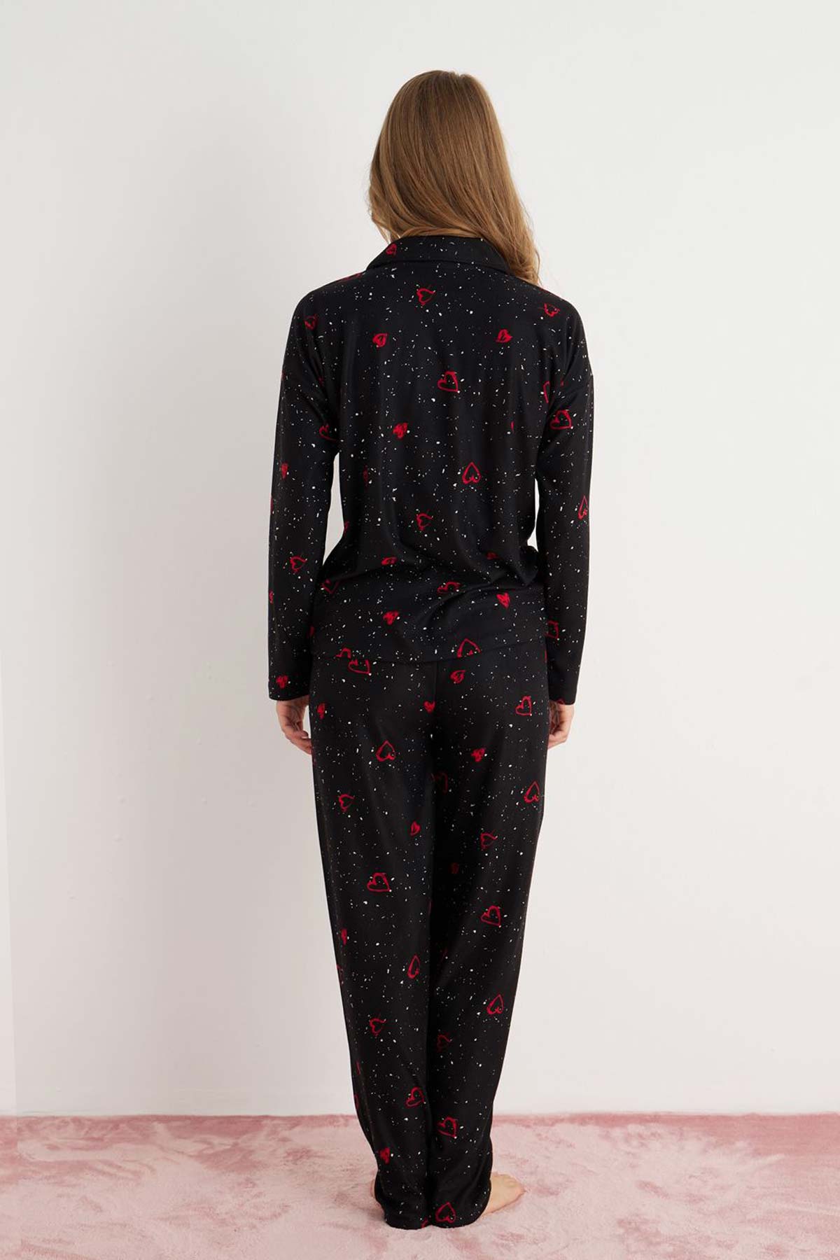 Pijamoni Kadın Pijama Takımı Uzun Kolu Gömlek Yaka Kalp Desenli Süet