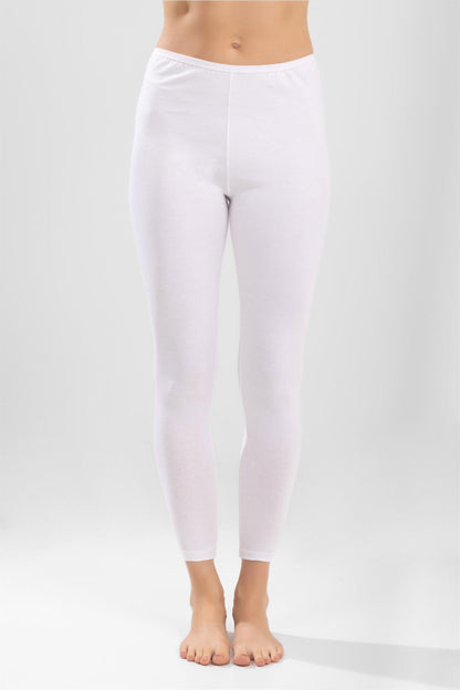 Pınarca modal tayt beyaz renk, vücuda oturan şık ve rahat kalıp