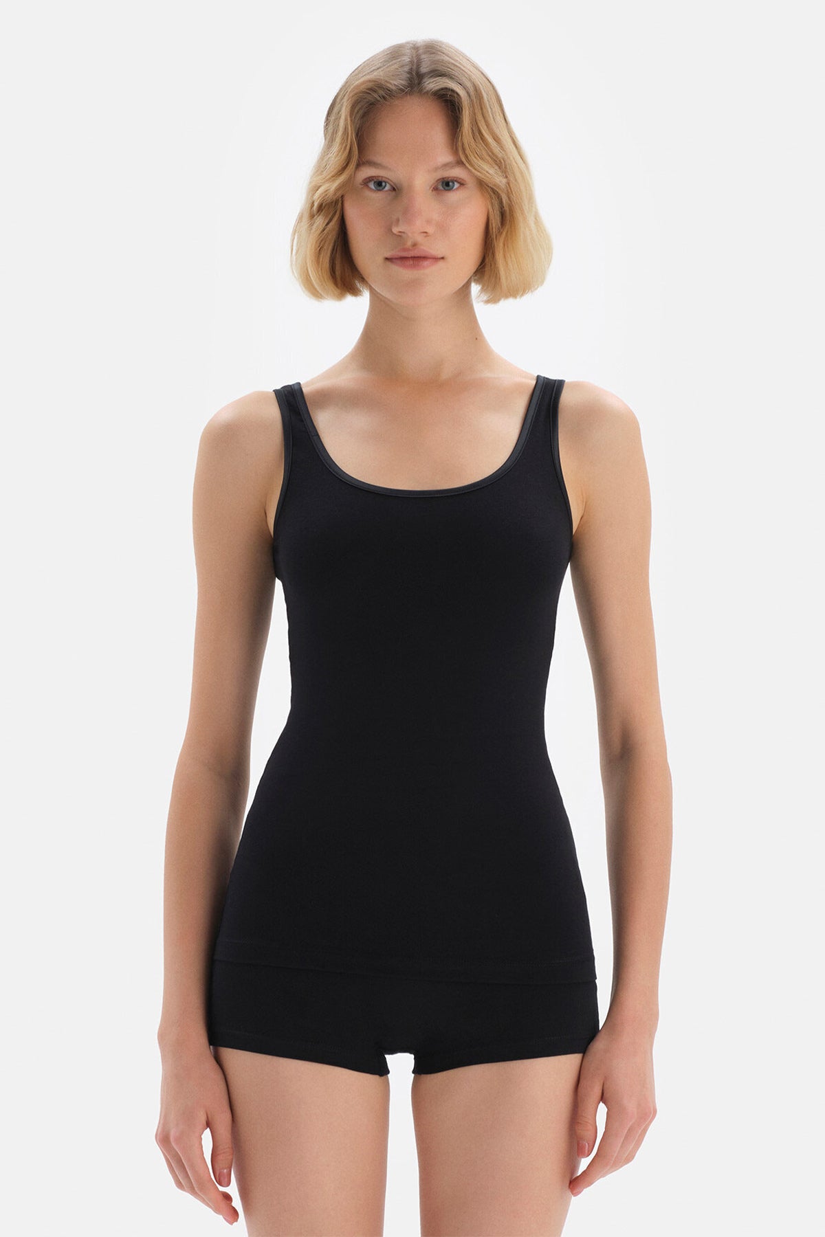 Pınarca kadın kalın askılı modal süprem atlet siyah tam görünüm - günlük kullanım
