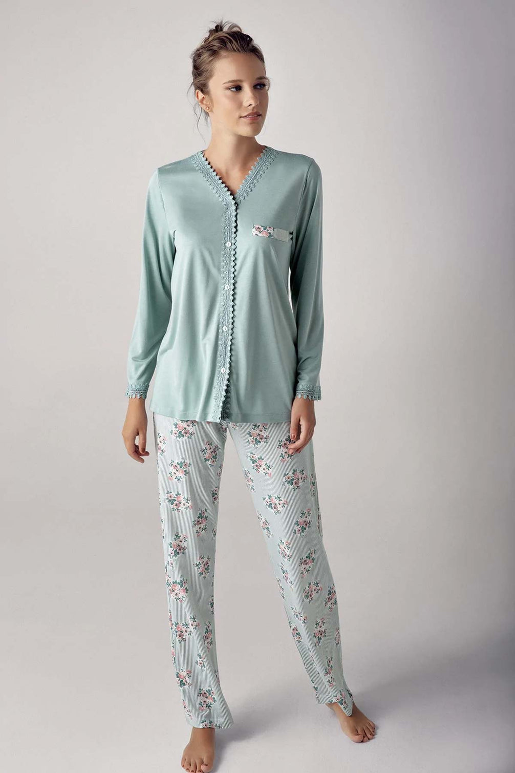 Artış Kadın Uzun Kollu V Yaka İşlemeli Çiçek Desenli Pijama Takımı