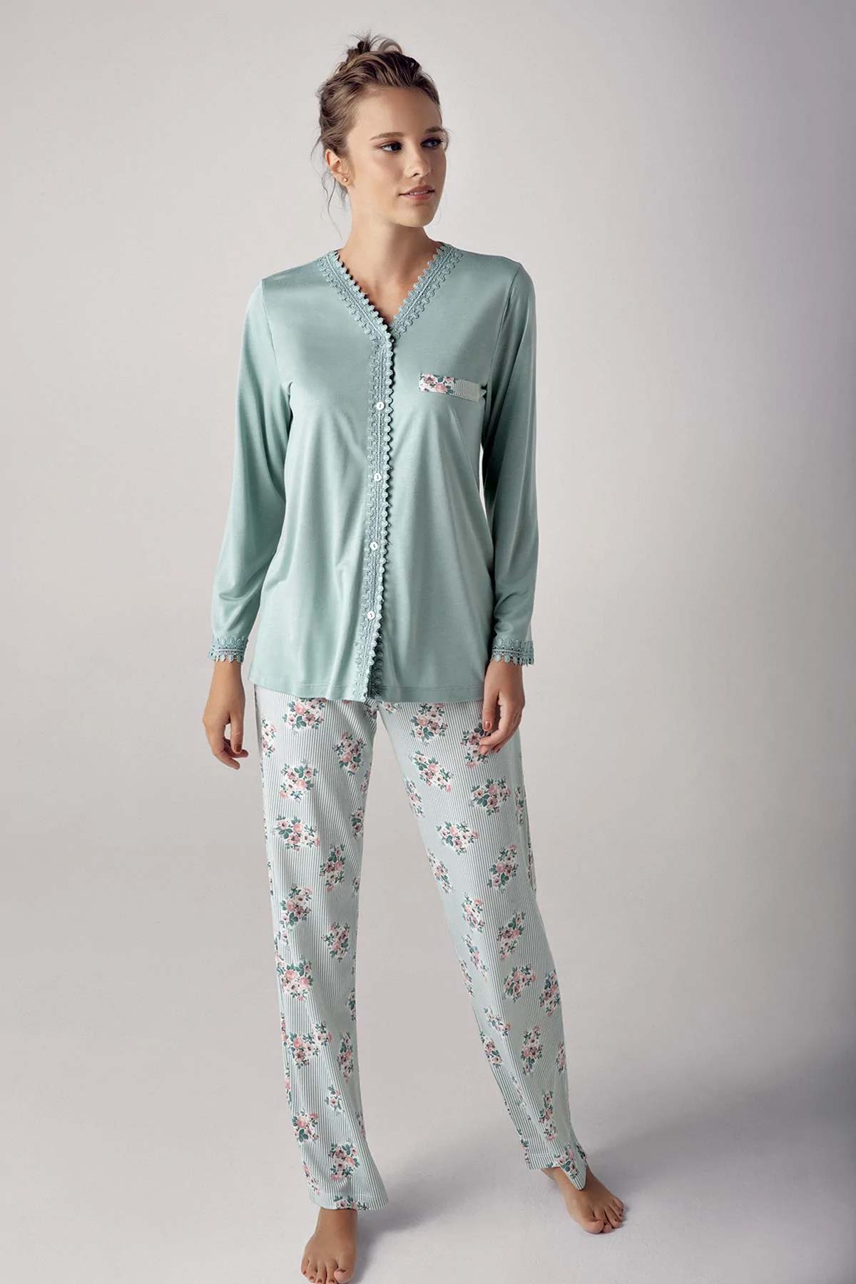 Artış Kadın Uzun Kollu V Yaka İşlemeli Çiçek Desenli Pijama Takımı