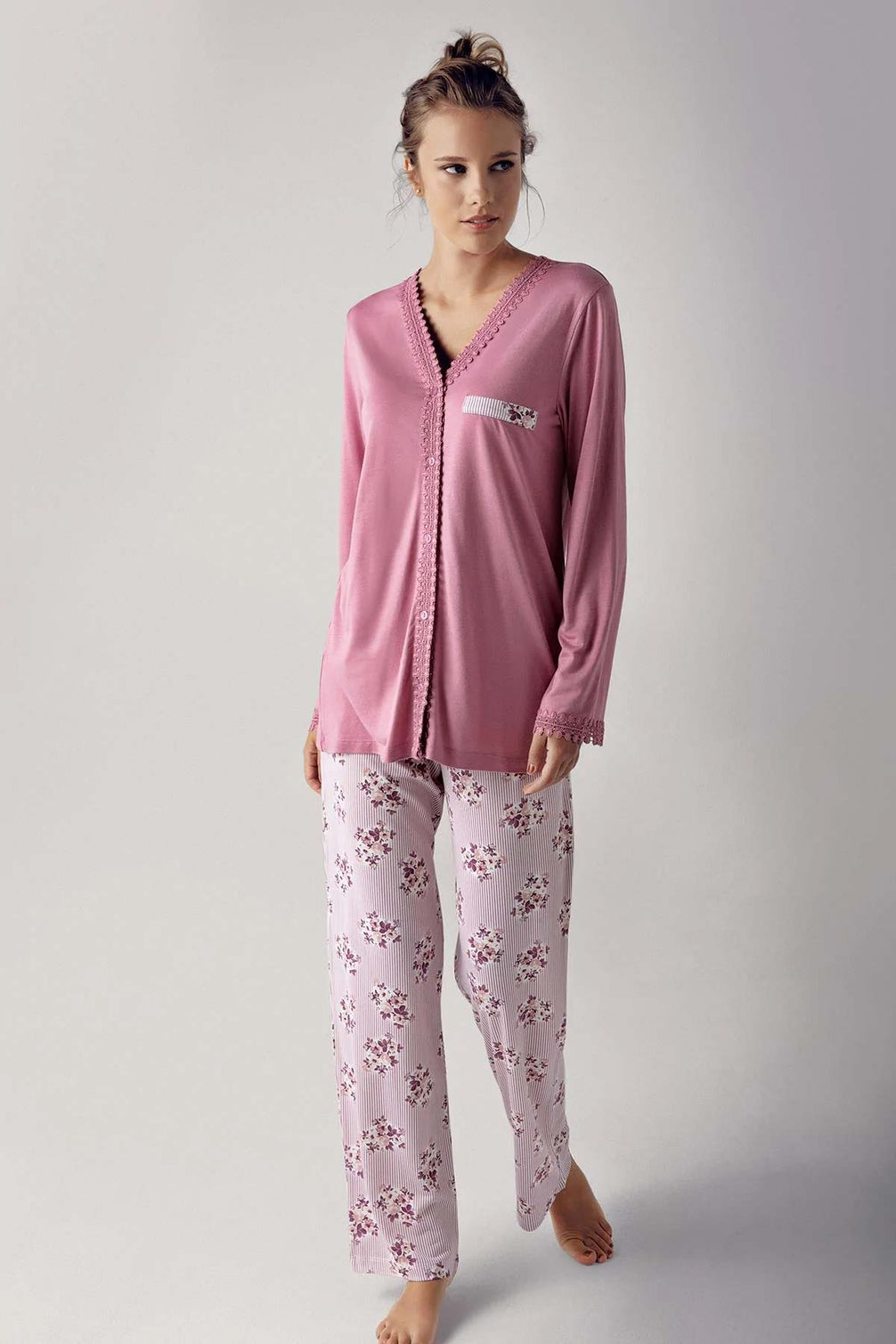 Artış Kadın Uzun Kollu V Yaka İşlemeli Çiçek Desenli Pijama Takımı