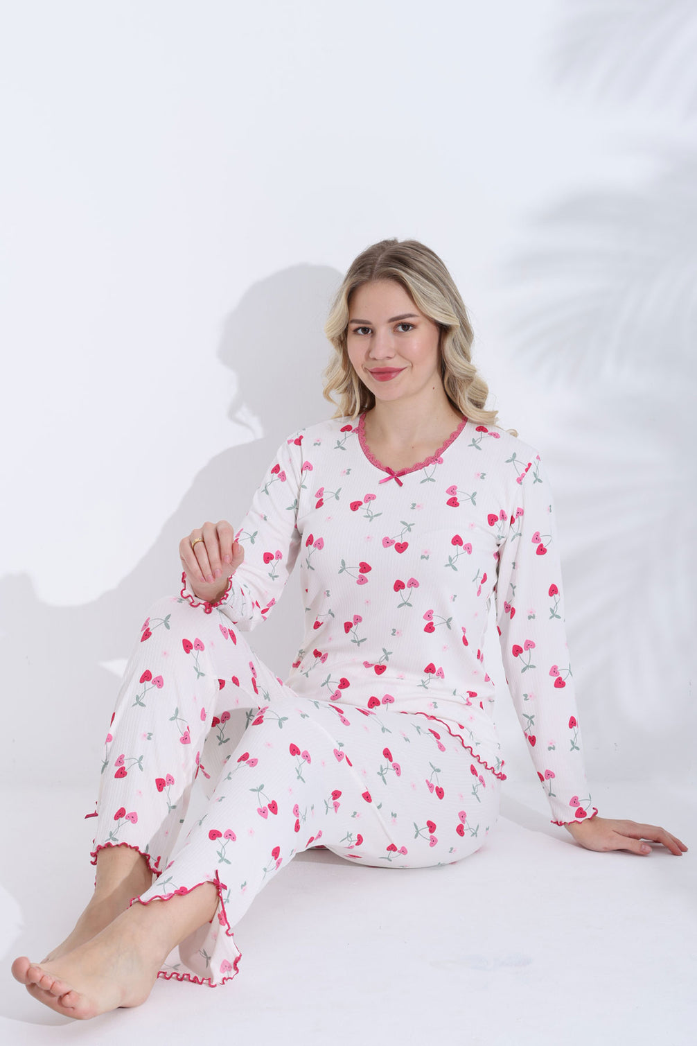 Boyraz Kadın Pijama Takımı Uzun Kollu Bisiklet Yaka Kiraz Desenli Berlin Raporlu