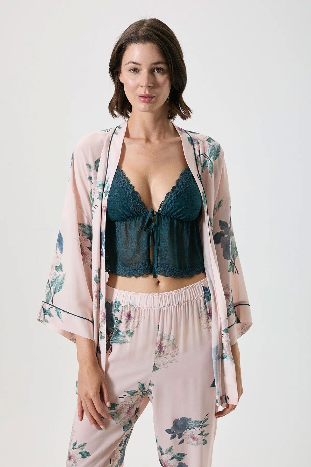 Catherine's Kadın Pijama Sabahlık Takımı Büstiyerli Çiçek Desenli