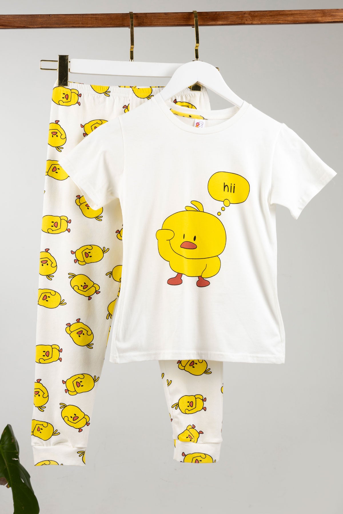 Domi Kız Çocuk Pijama Takımı Kısa Kollu Pamuklu Civciv Baskılı Paça Manşetli