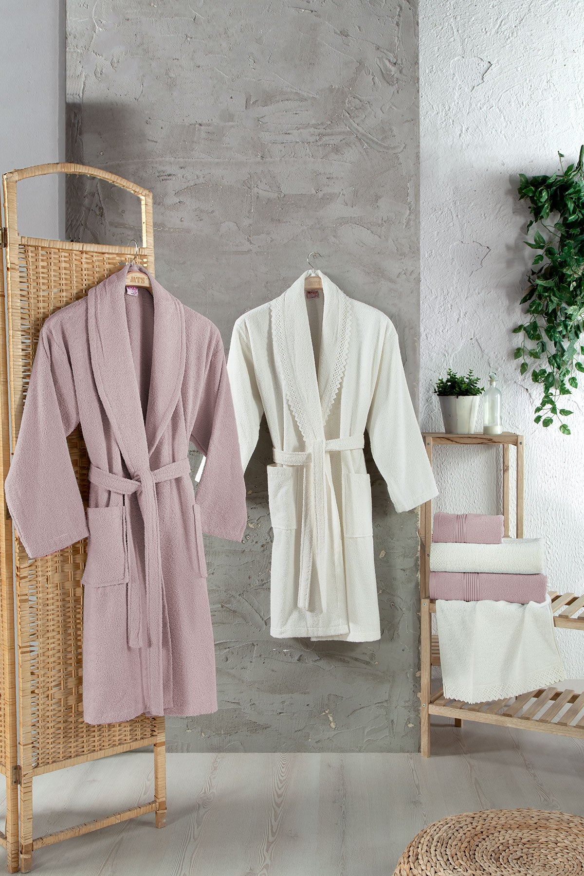 Fiesta Bornoz Seti Kopanaki Güpürlü Bukle 6 Parça