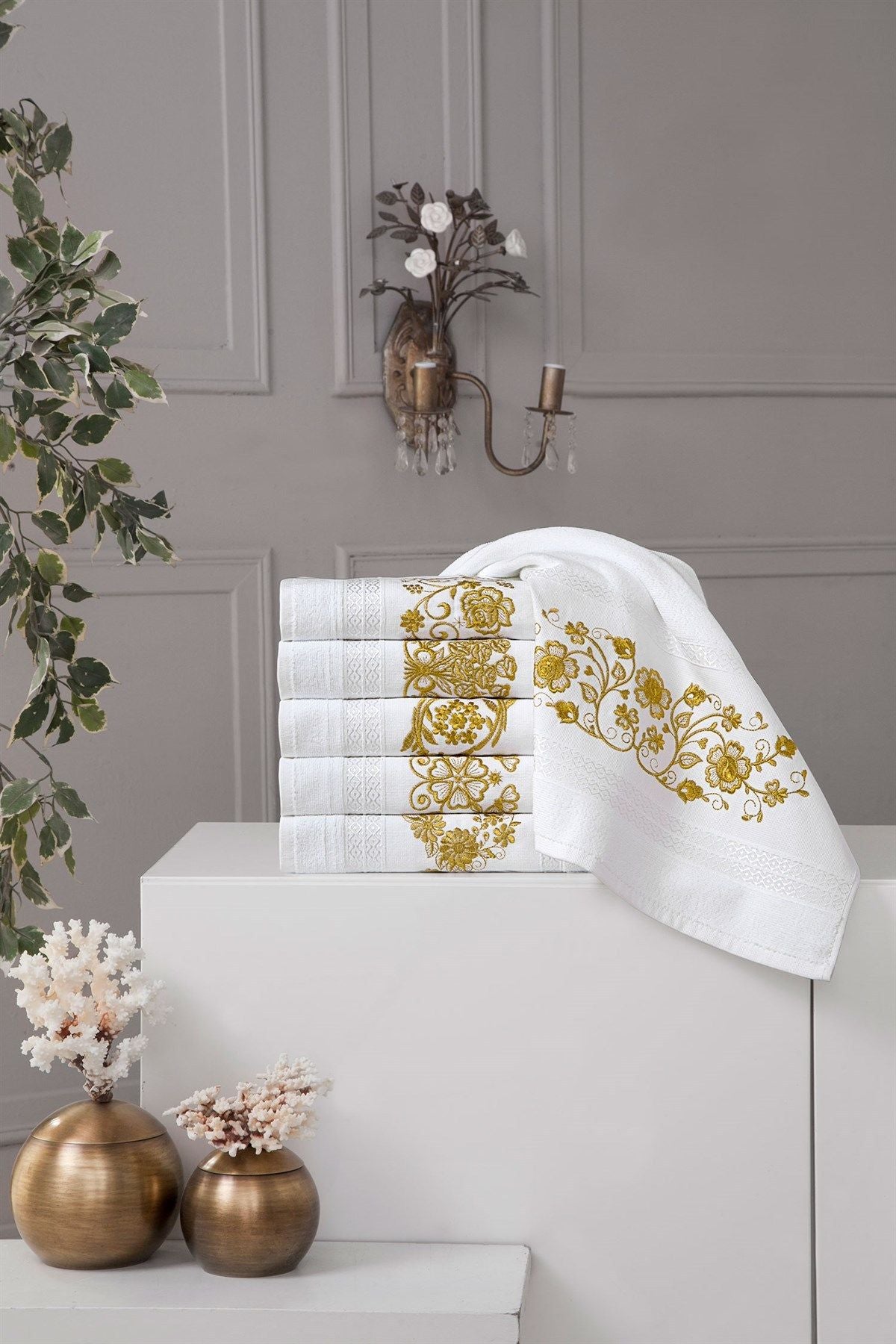 Fiesta El-Yüz Havlusu Cotton Altın Simli Nakışlı 50x90