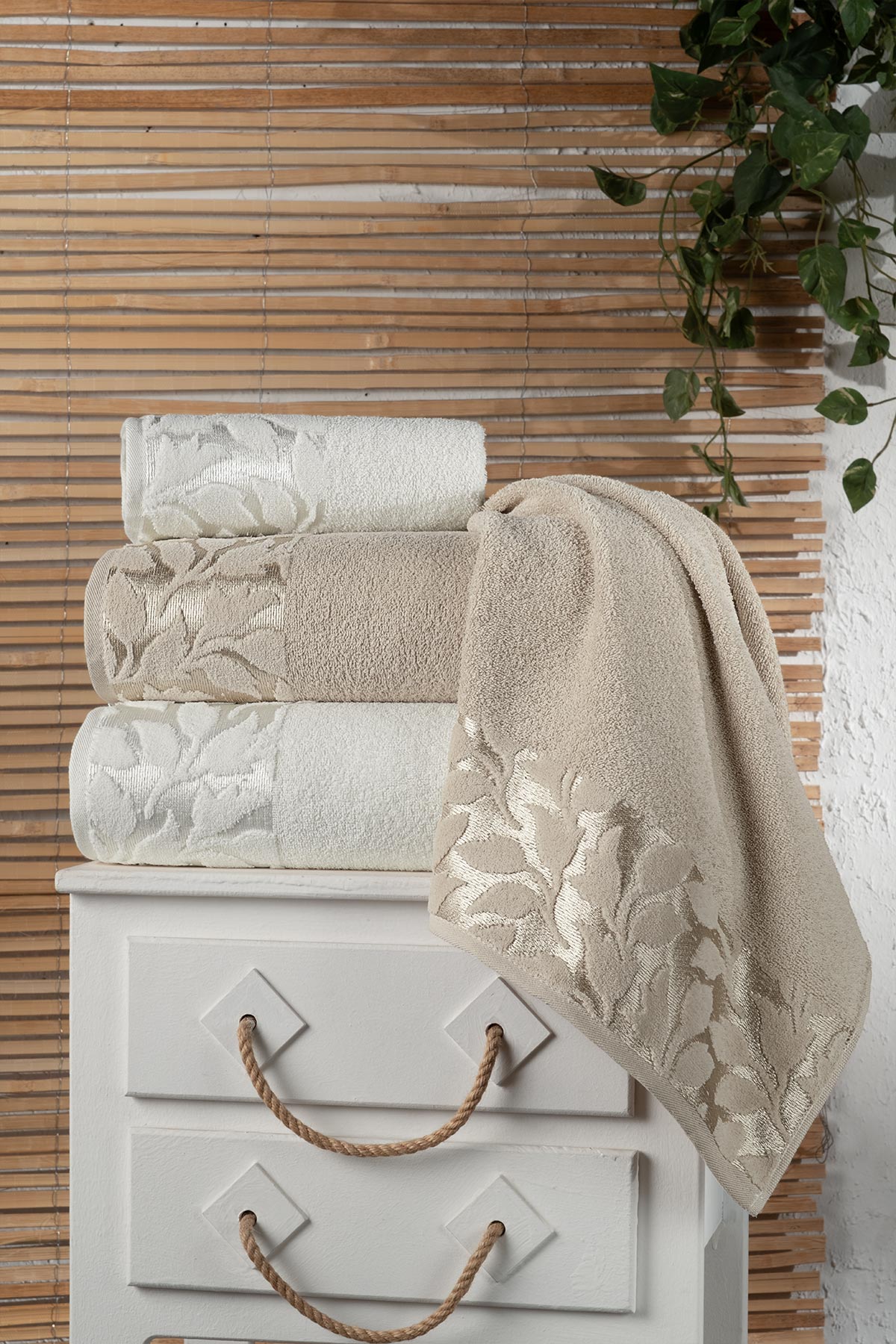 Fiesta Elite Jakarlı 4 Parça Hamam Takımı