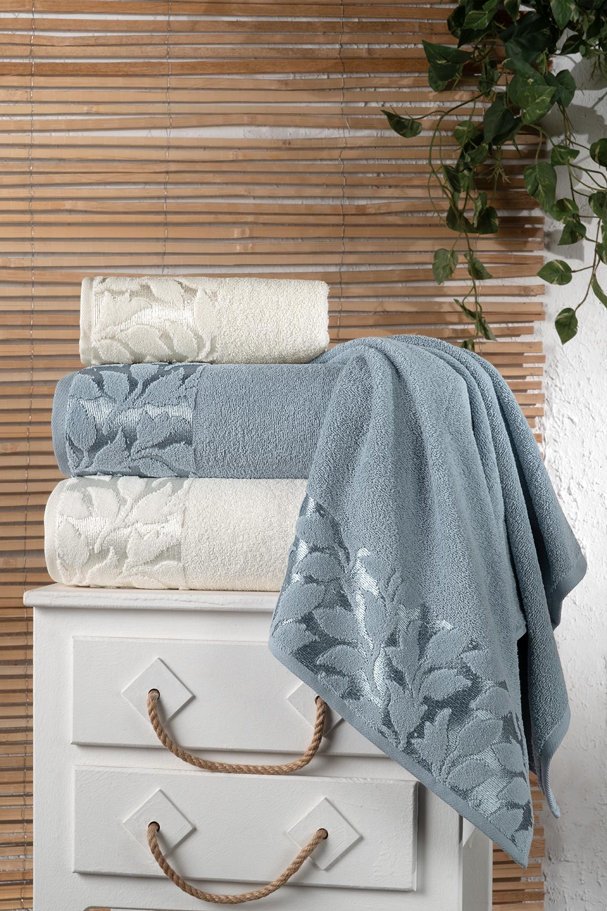 Fiesta Elite Jakarlı 4 Parça Hamam Takımı