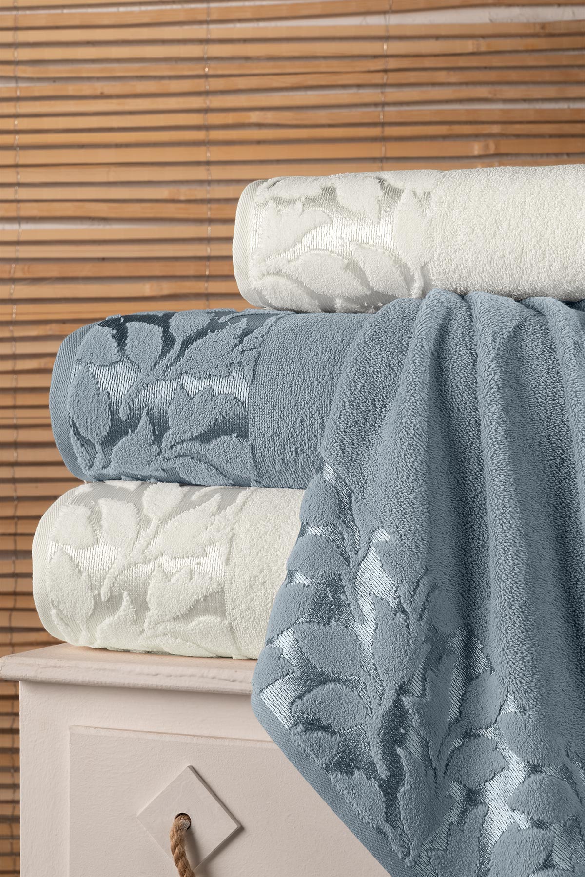 Fiesta Elite Jakarlı 4 Parça Hamam Takımı