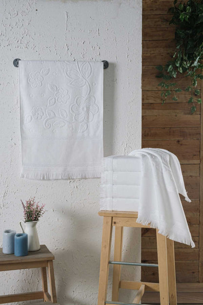 Fiesta Kardelen El Yüz Havlusu Kadife Jakarlı Etamin Saçaklı 50x90 cm