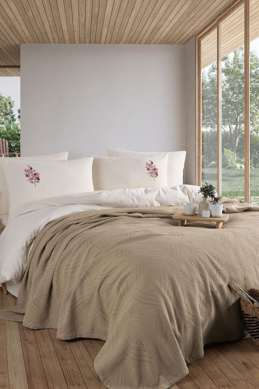 İyi Geceler İstanbul Nevresimli Pike Takımı Royal Crest 5 Parça Pamuklu