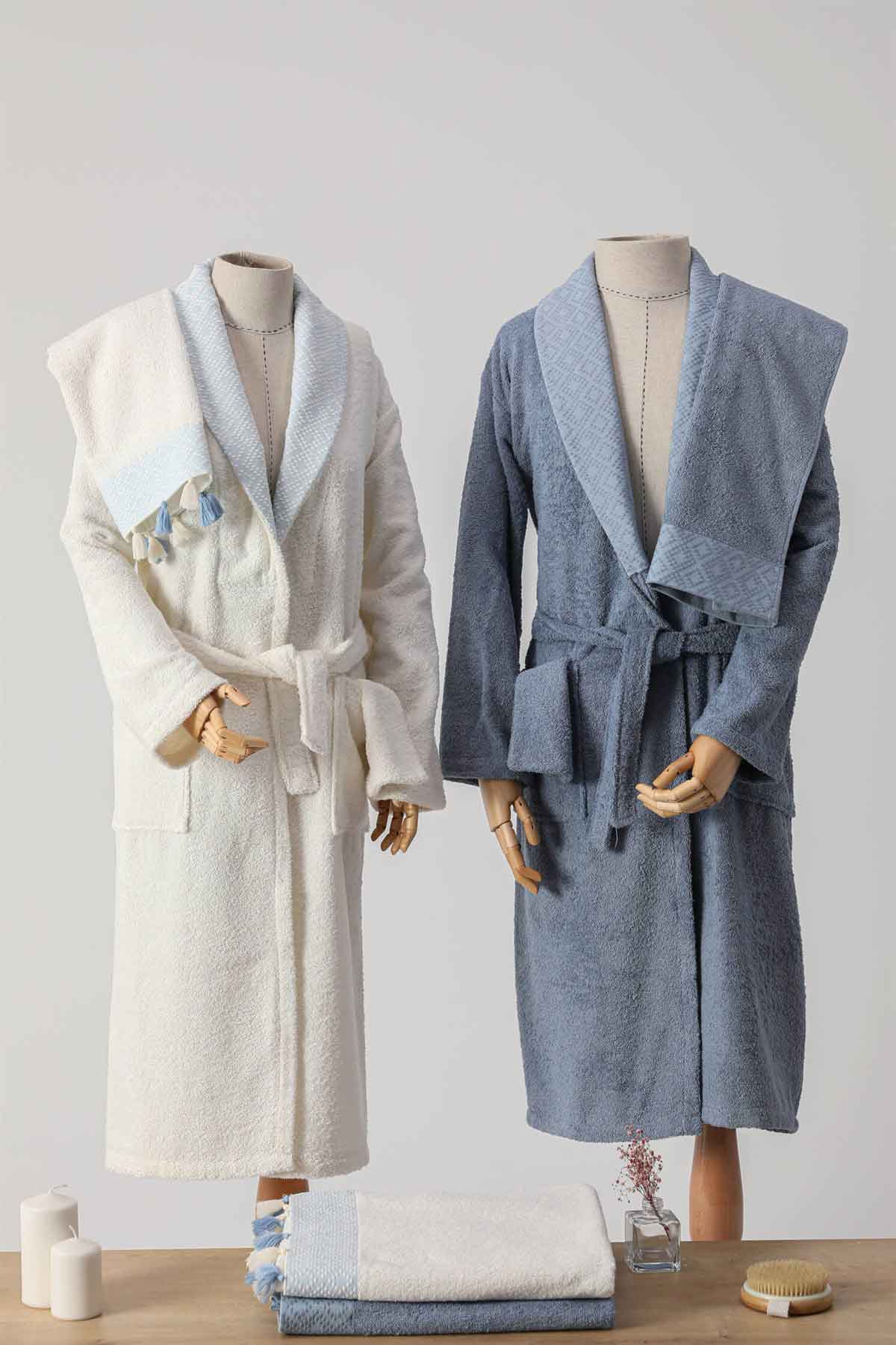 Nurpak SafirJakarlı 8 Parça Aile Bornoz Seti