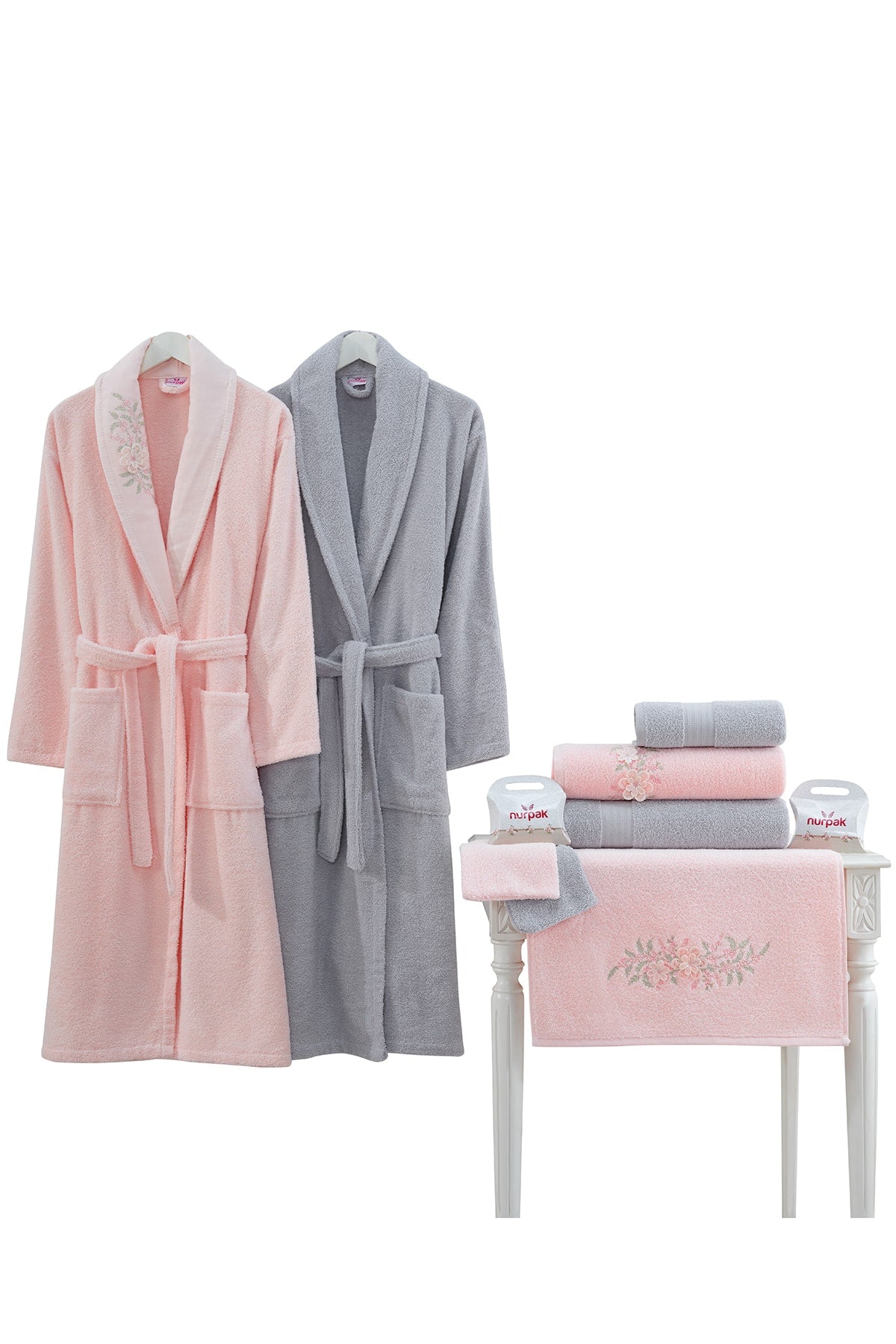 Nurpak Unisex Yetişkin Aile Bornoz Seti Begonvil Nakışlı 10 Parça