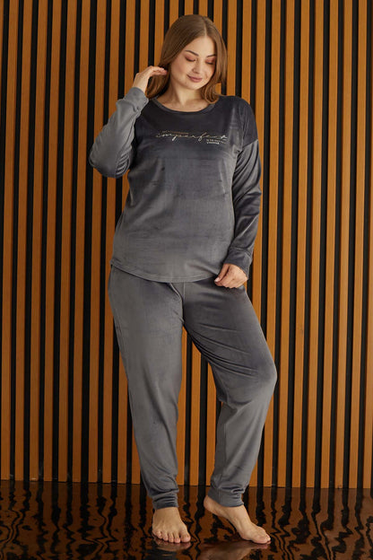 Pijamoni Kadın Büyük Beden Pijama Takımı Uzun Kollu Kadife Paça Manşetli Önü Yazılı
