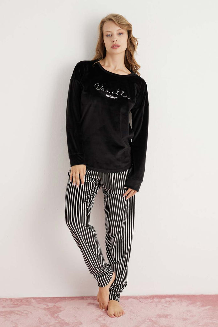 Pijamoni Kadın Pijama Takımı Uzun Kollu Düşük Omuz Kadife Alt Çizgili