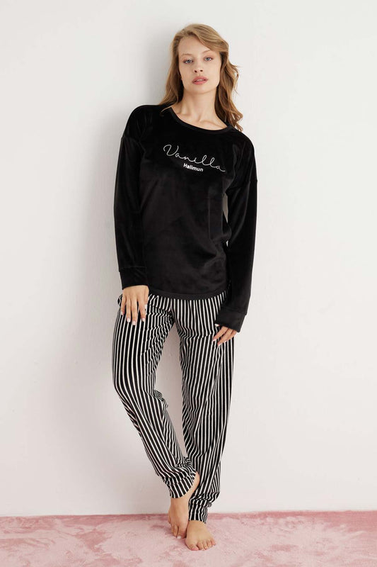Pijamoni Kadın Pijama Takımı Uzun Kollu Düşük Omuz Kadife Alt Çizgili