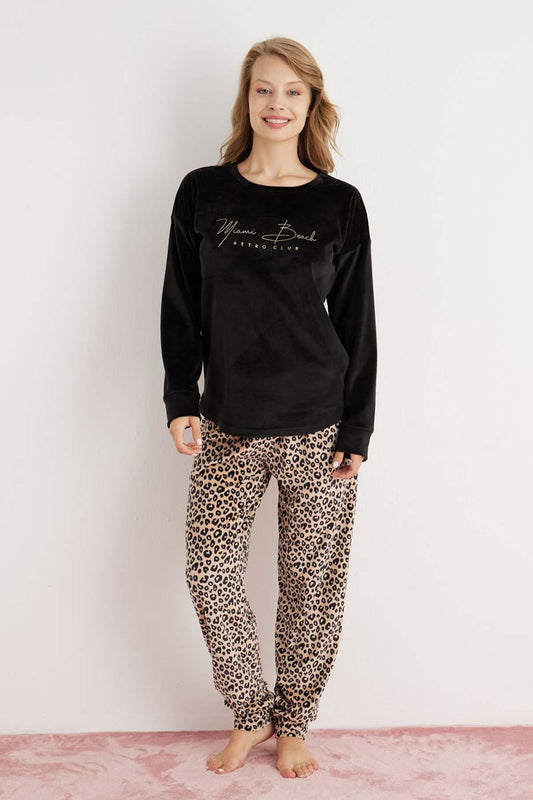 Pijamoni Kadın Pijama Takımı Uzun Kollu Düşük Omuz Kadife Alt Leopar