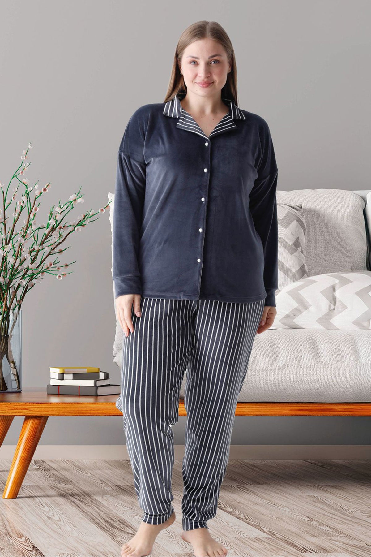 Pijamoni Kadın Pijama Takımı Uzun Kollu Gömlek Yaka Büyük Beden Kadife Manşetli Paça Çizgili