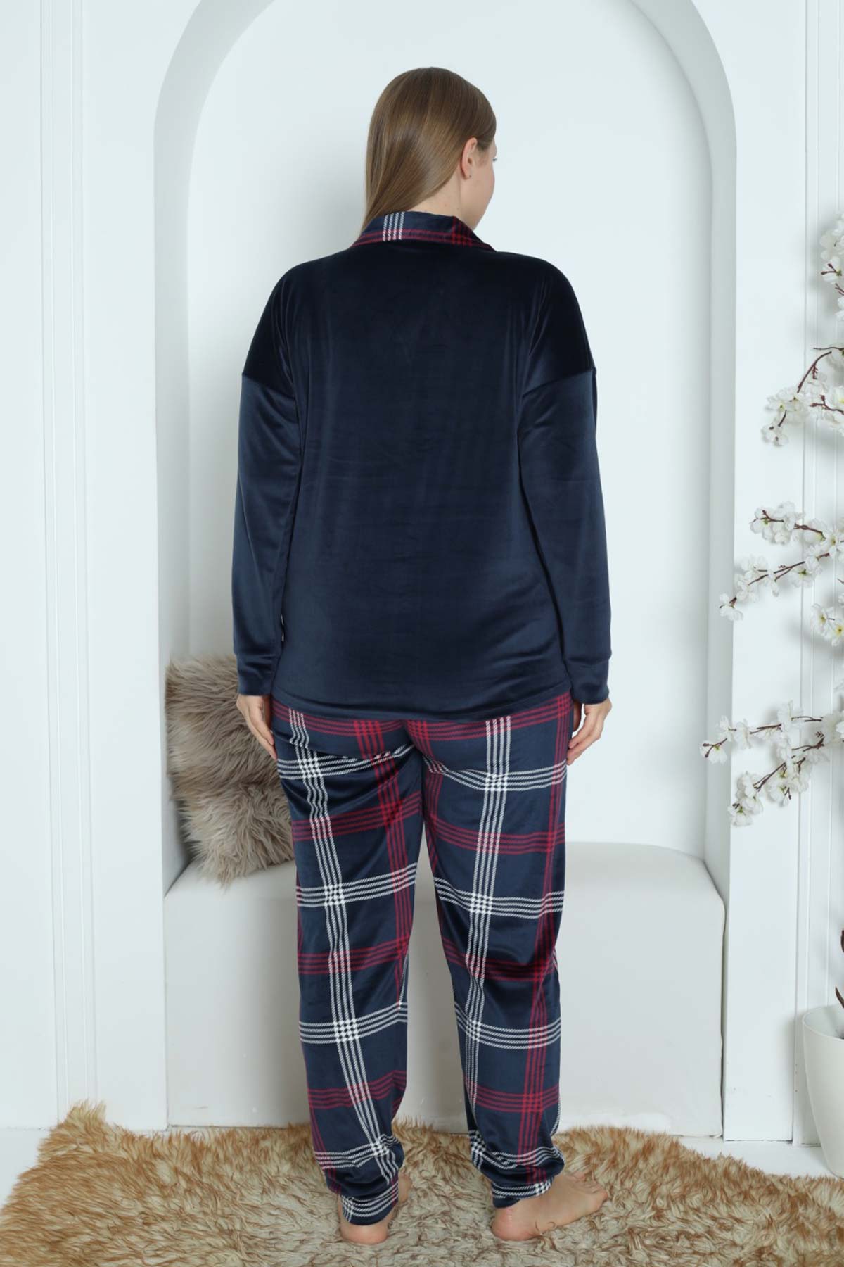 Pijamoni Kadın Pijama Takımı Uzun Kollu Gömlek Yaka Büyük Beden Kadife Manşetli Paça Ekose