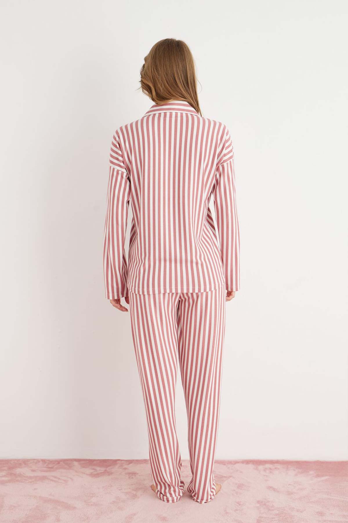 Pijamoni Kadın Pijama Takımı Uzun Kollu Gömlek Yaka Çizgili Süet