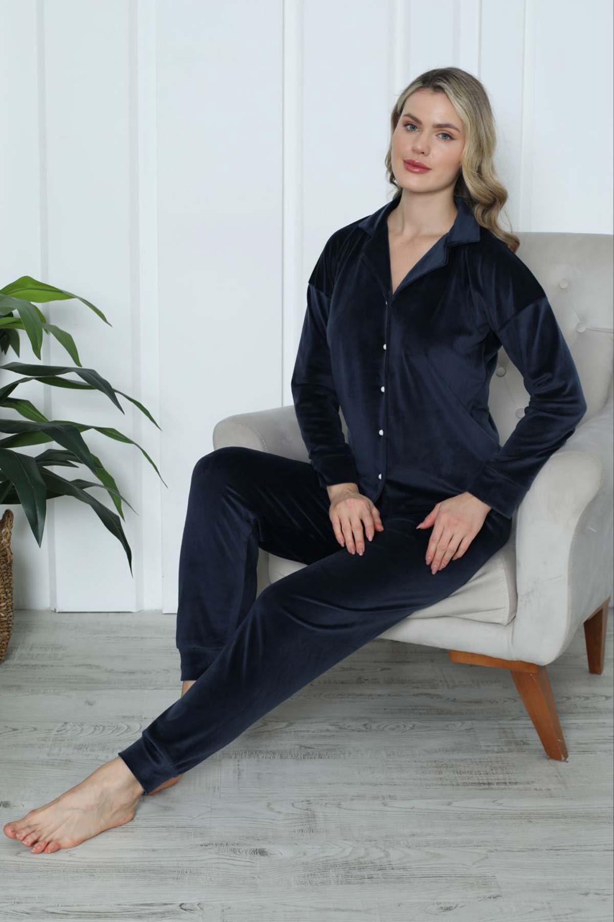 Pijamoni Kadın Pijama Takımı Uzun Kollu Gömlek Yaka Fransız Kadife Manşetli Paça