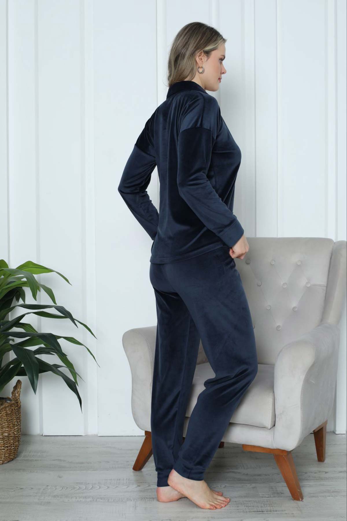 Pijamoni Kadın Pijama Takımı Uzun Kollu Gömlek Yaka Fransız Kadife Manşetli Paça