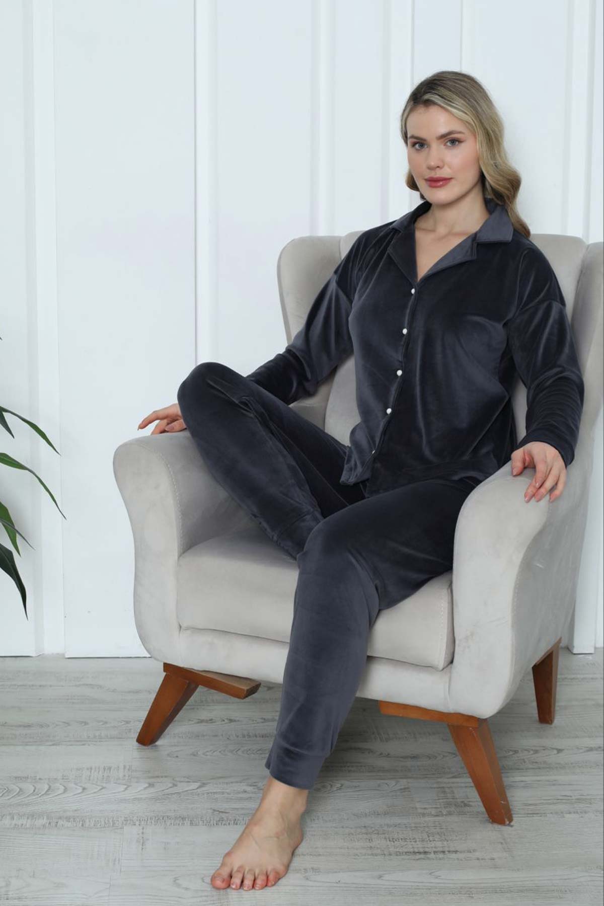 Pijamoni Kadın Pijama Takımı Uzun Kollu Gömlek Yaka Fransız Kadife Manşetli Paça