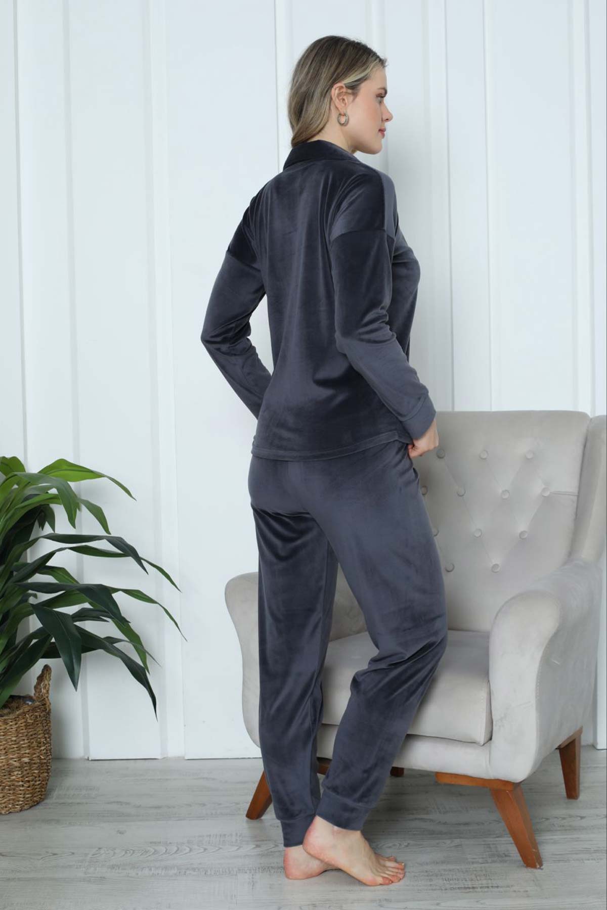 Pijamoni Kadın Pijama Takımı Uzun Kollu Gömlek Yaka Fransız Kadife Manşetli Paça