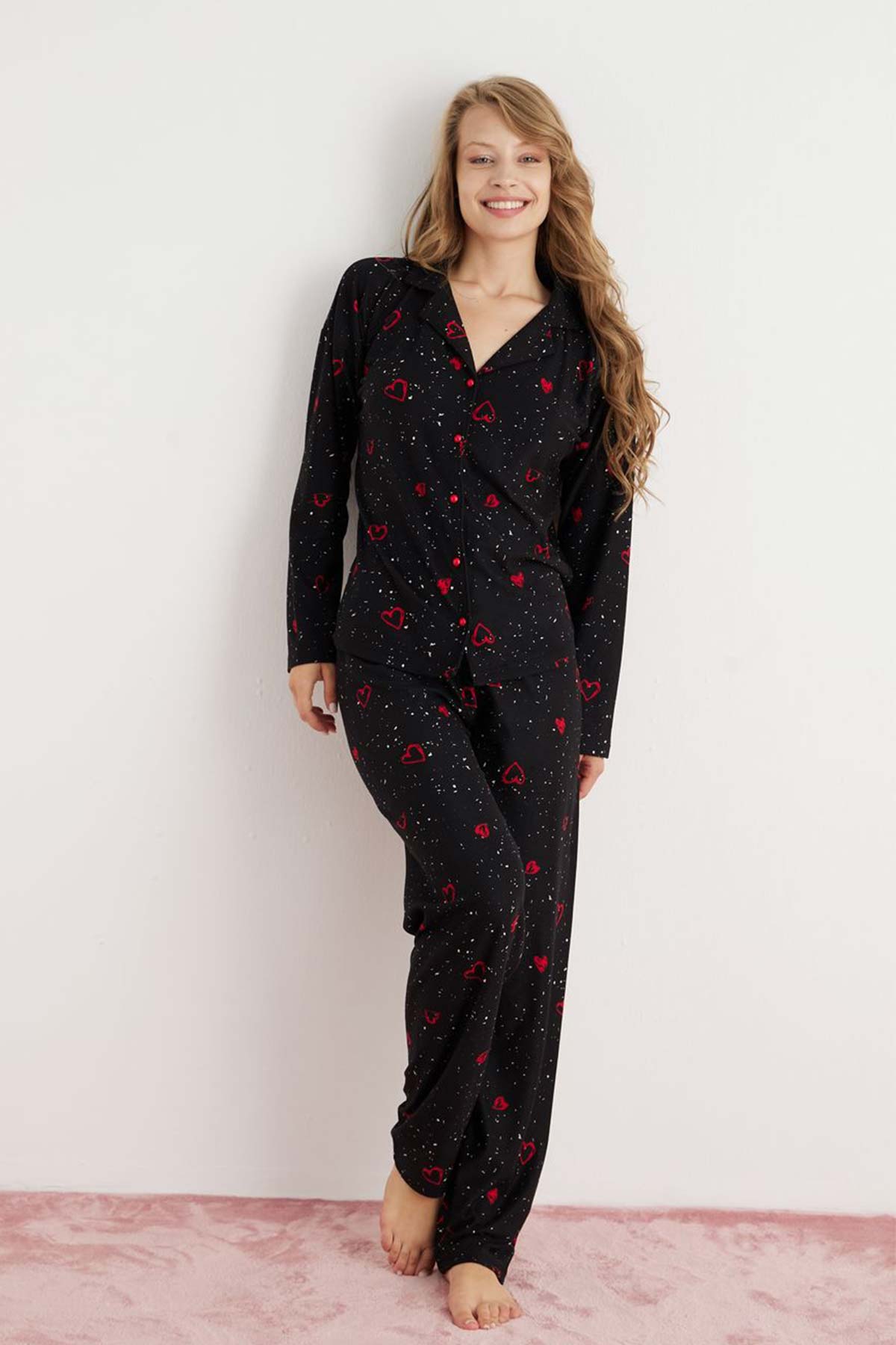 Pijamoni Kadın Pijama Takımı Uzun Kolu Gömlek Yaka Kalp Desenli Süet