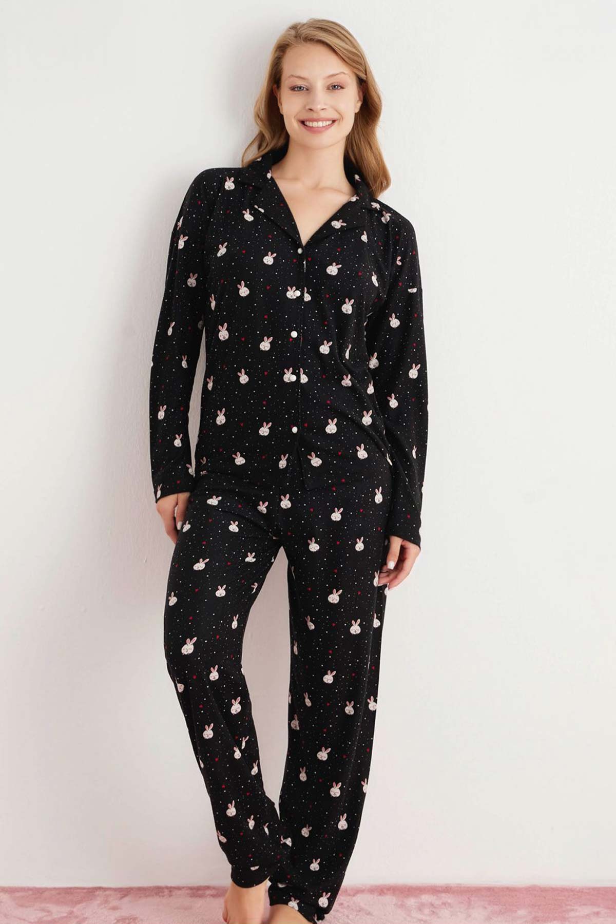 Pijamoni Kadın Pijama Takımı Uzun Kolu Gömlek Yaka Tavşan Desenli Süet