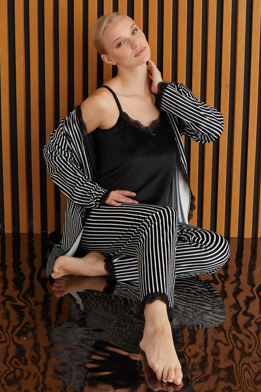 Pijamoni Kadın Sabahlıklı Pijama Takımı İp Askılı Kadife Desenli