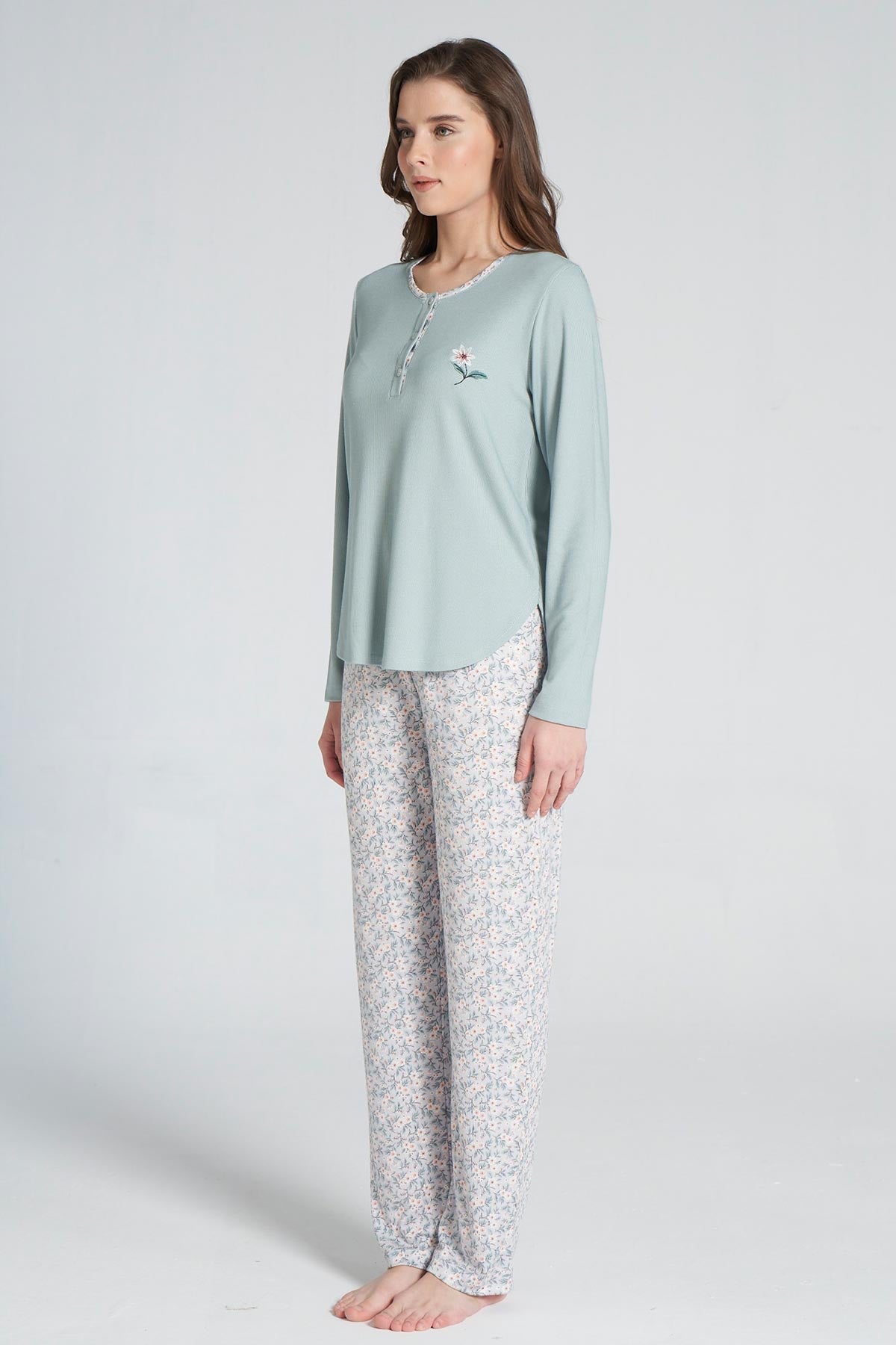 Pınarca Kadın Pijama Takımı Düğmeli Bisiklet Yaka Çiçek Desenli