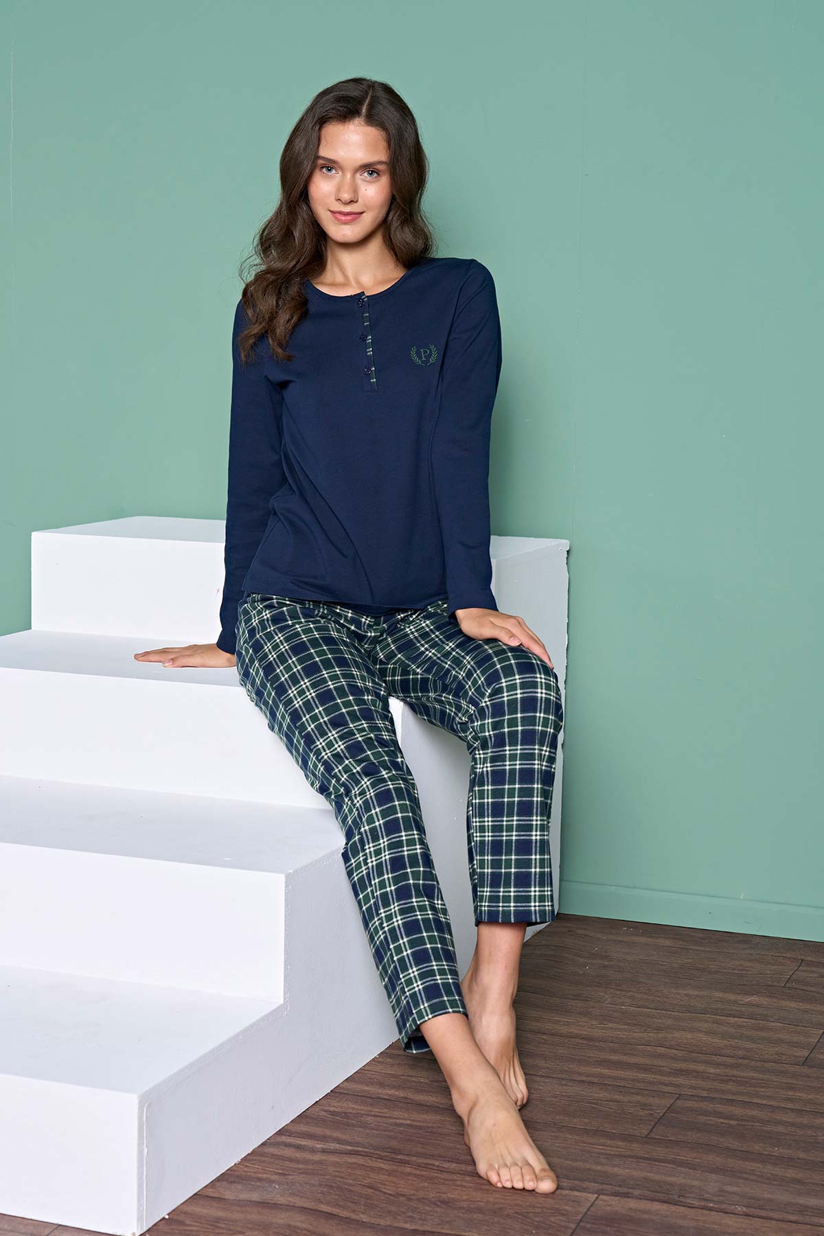Pınarca Kadın Pijama Takımı Uzun Kollu Düğmeli Ekoseli Pamuklu Eşli