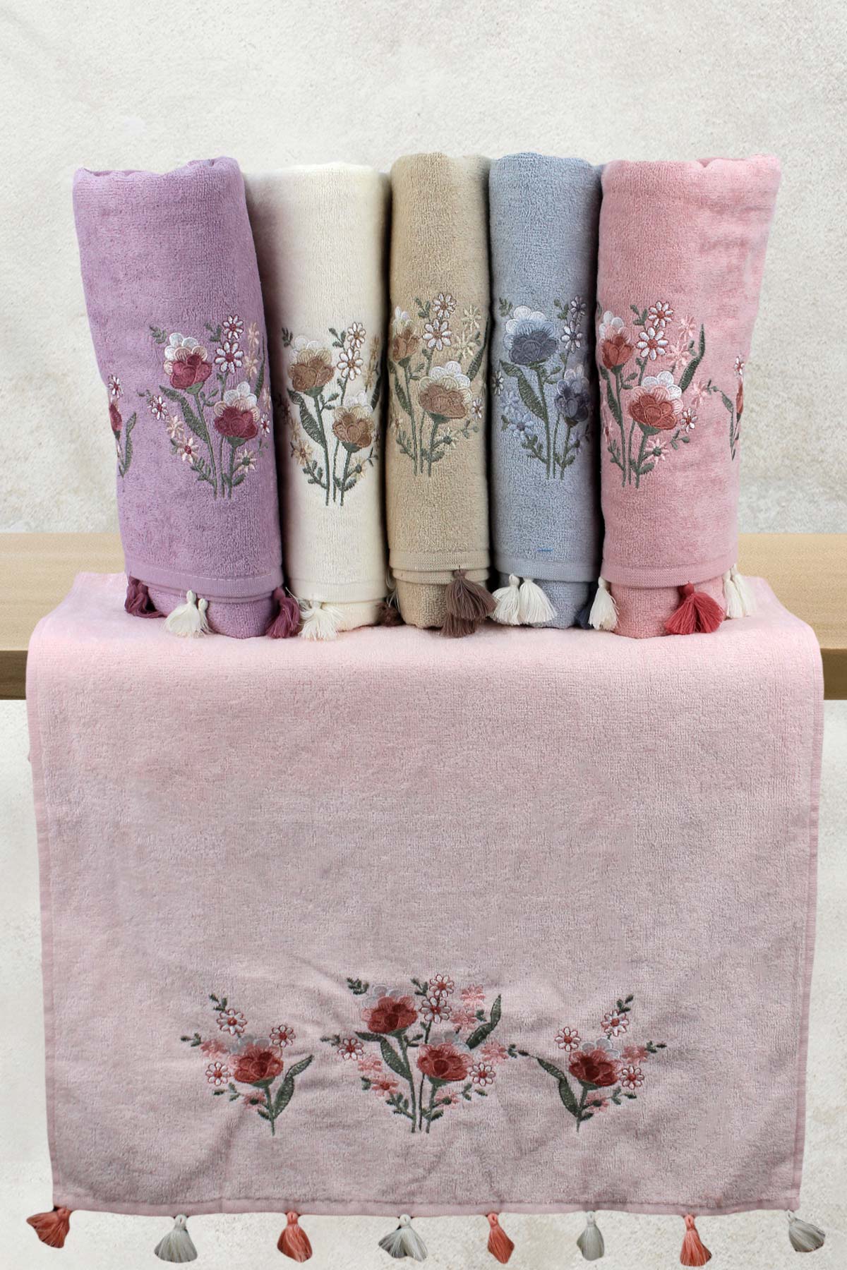 Pınarca Sırma Nakışlı Püsküllü El Yüz Havlusu 50x90